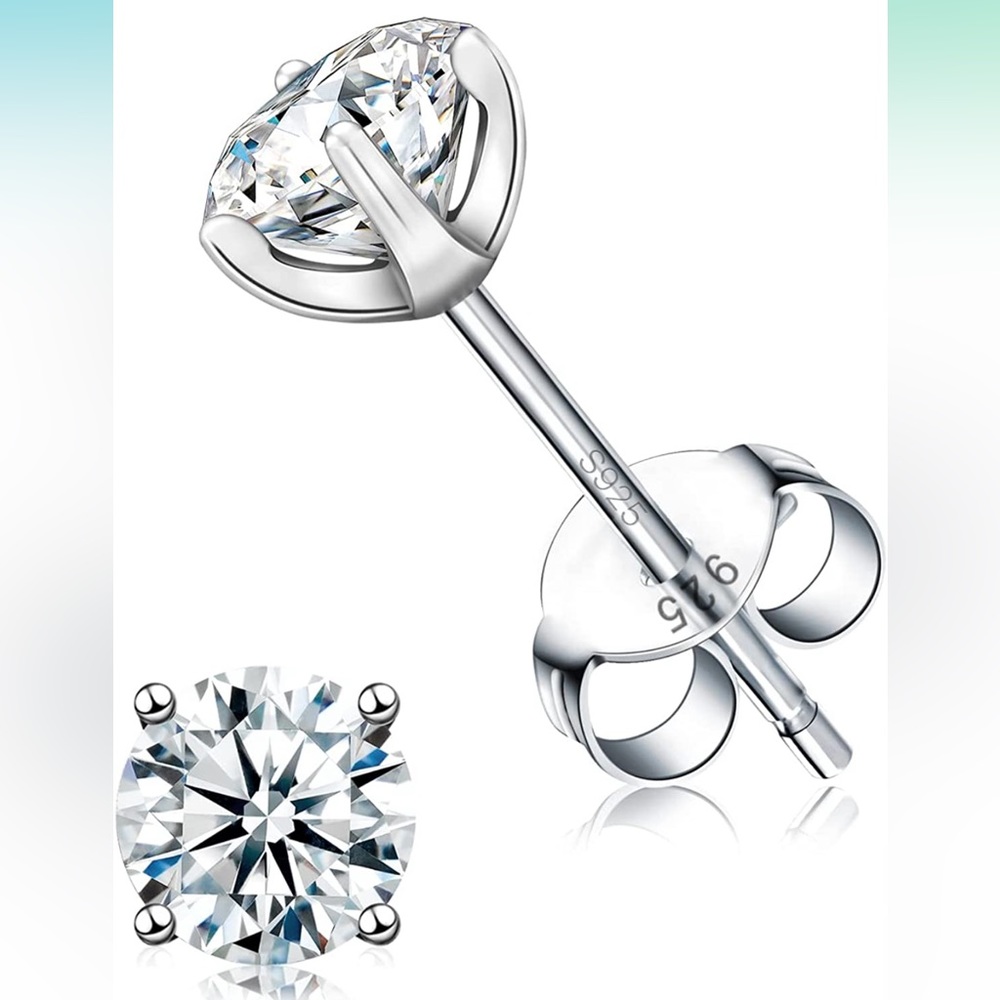 Stud Earrings 5A Cubic Zirconia Round Cut Lab Created Diamond. 0.5 ct.